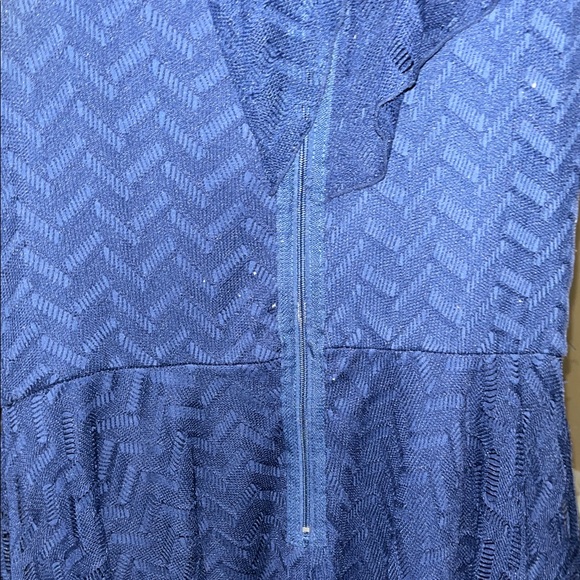 Elegant Blue Lace Dress - Picture 13 of 17